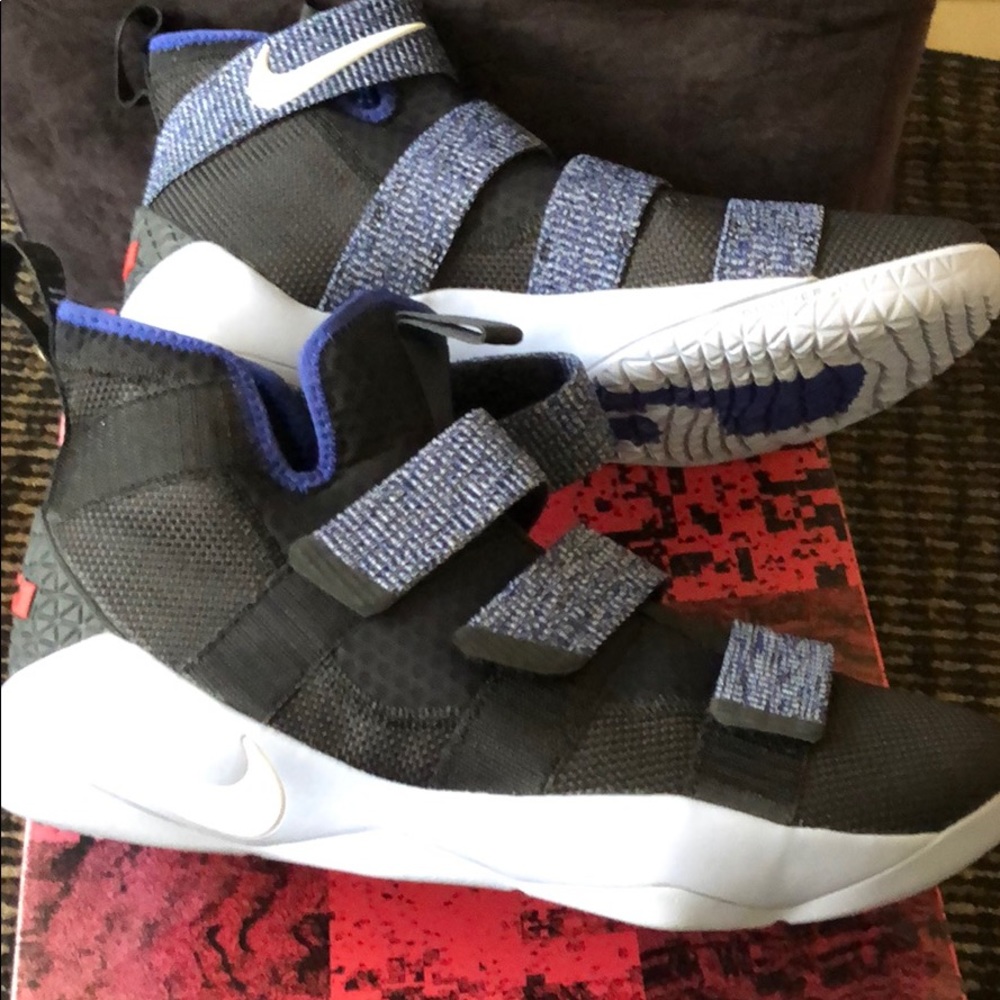 LeBron Soldier XI